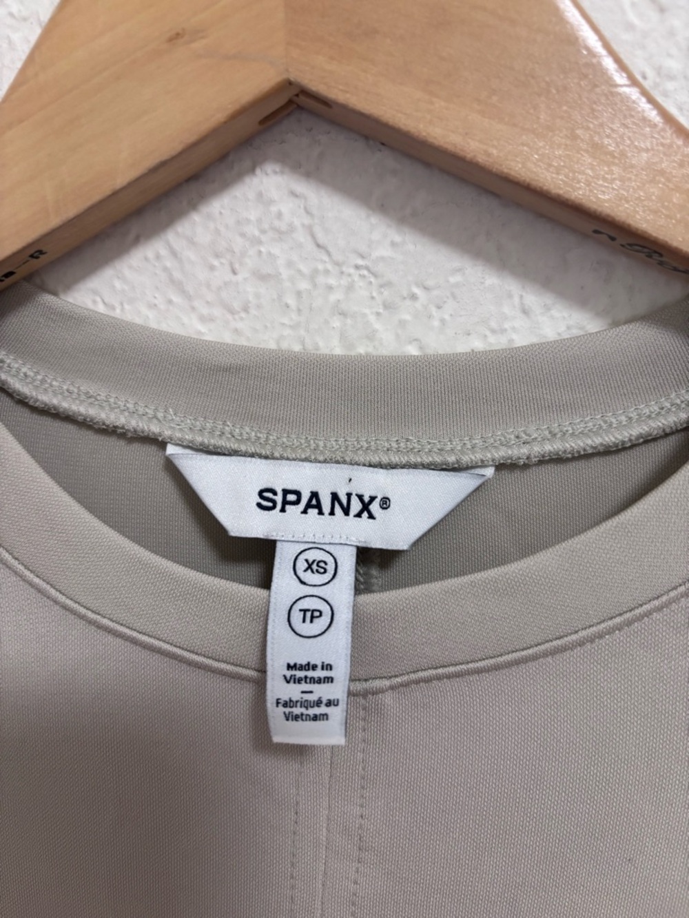 SPANX Sleek Jersey Elbow Sleeve Ruched Top - Picture 4 of 9